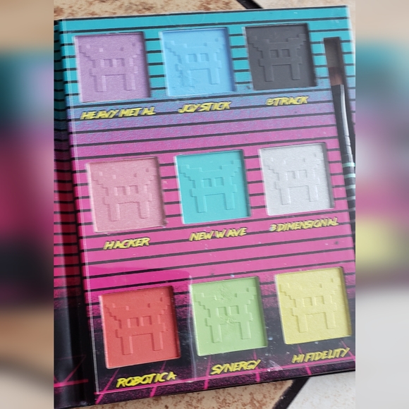 Ready Player One Eyeshadow Palette Artemis Art3mis Rainbow Collector Novelty - Picture 3 of 4
